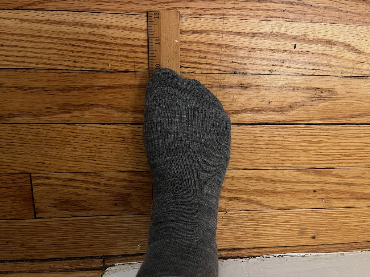 foot on ruler horizontal